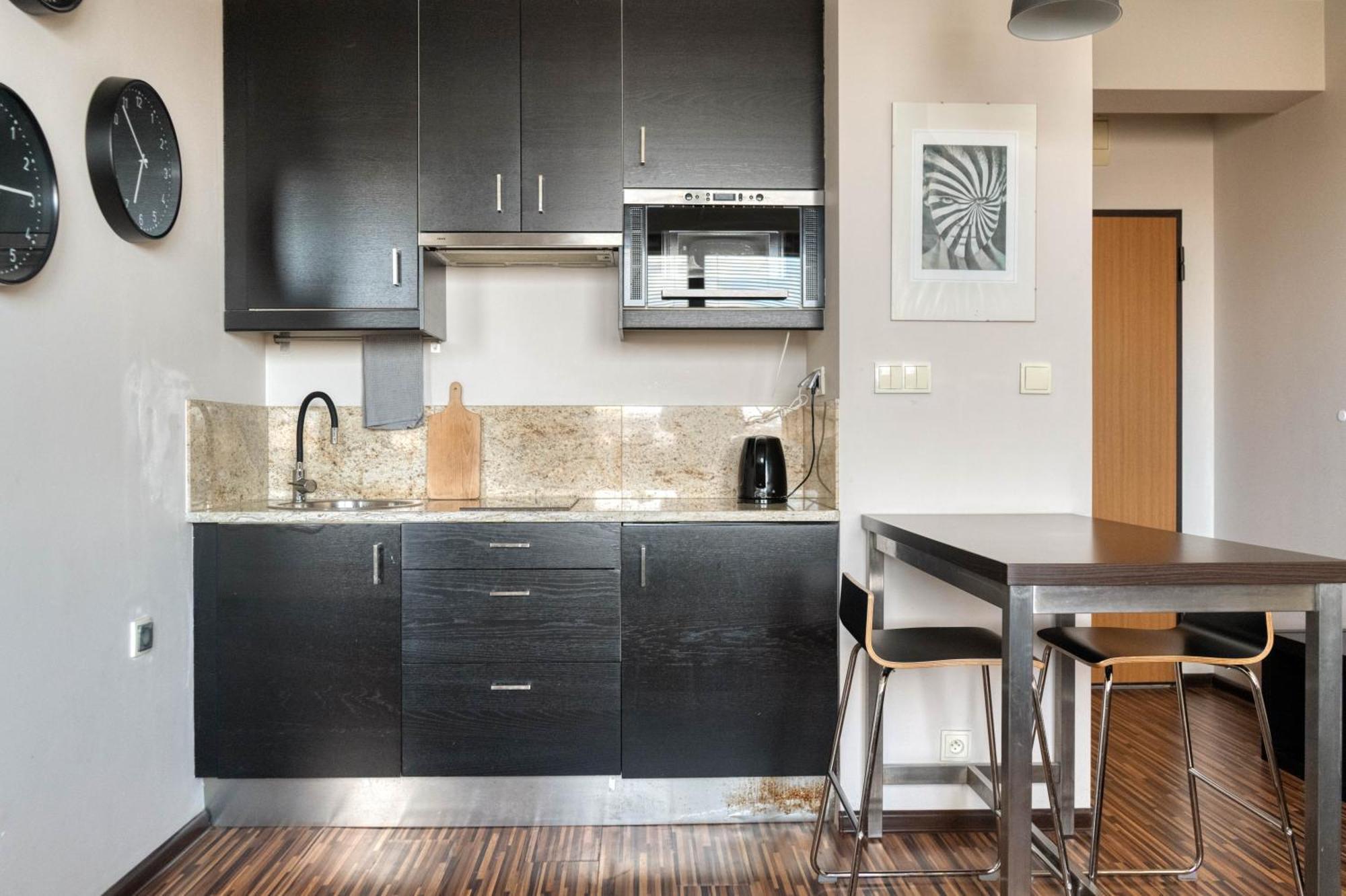 Airport Residence Amber ワルシャワ エクステリア 写真
