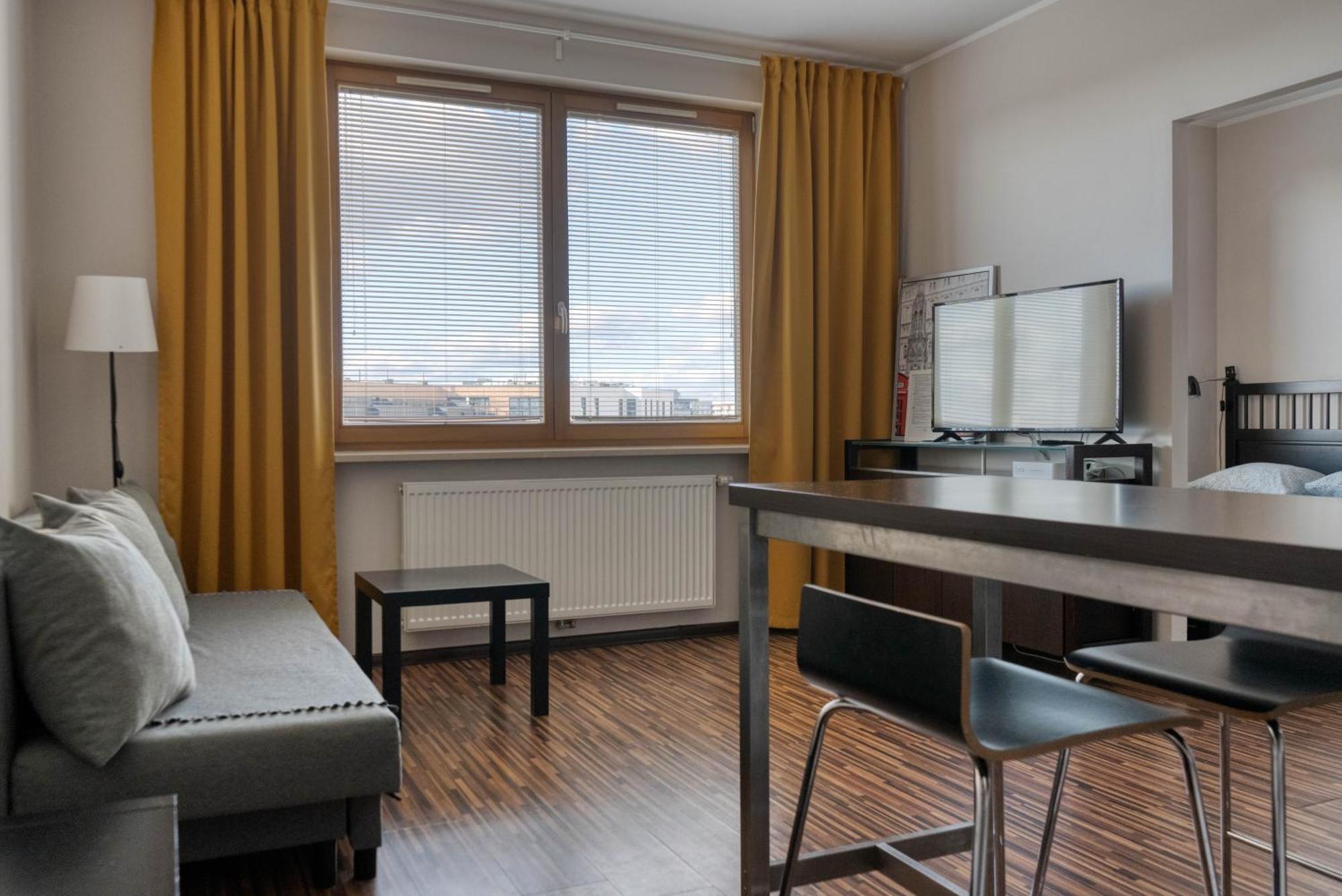 Airport Residence Amber ワルシャワ エクステリア 写真